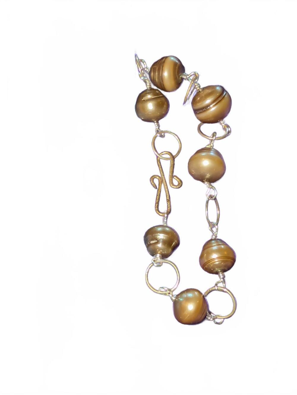 Gold-Toned Beaded Bracelet with Round Beads and Silver Links